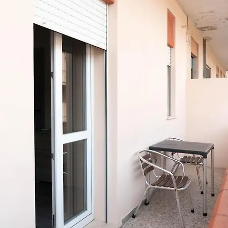 Guest house Ichnos House